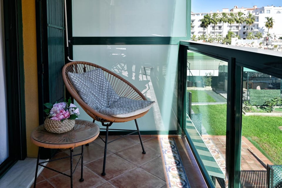 View (from property/room), Balcony/Terrace, Garden view