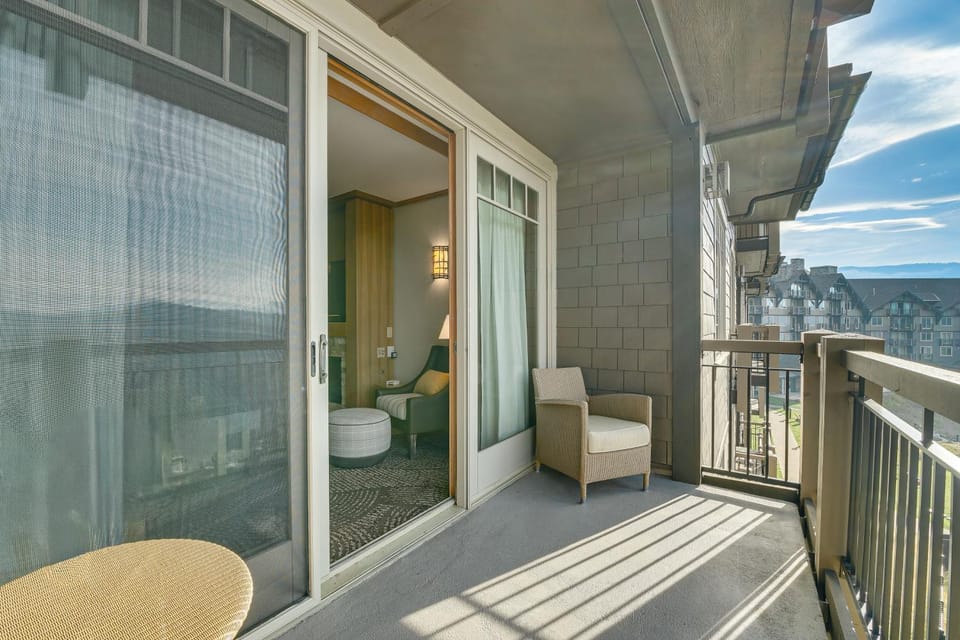 Mountain Views & Pool Access: Cle Elum Condo! House in Kittitas County