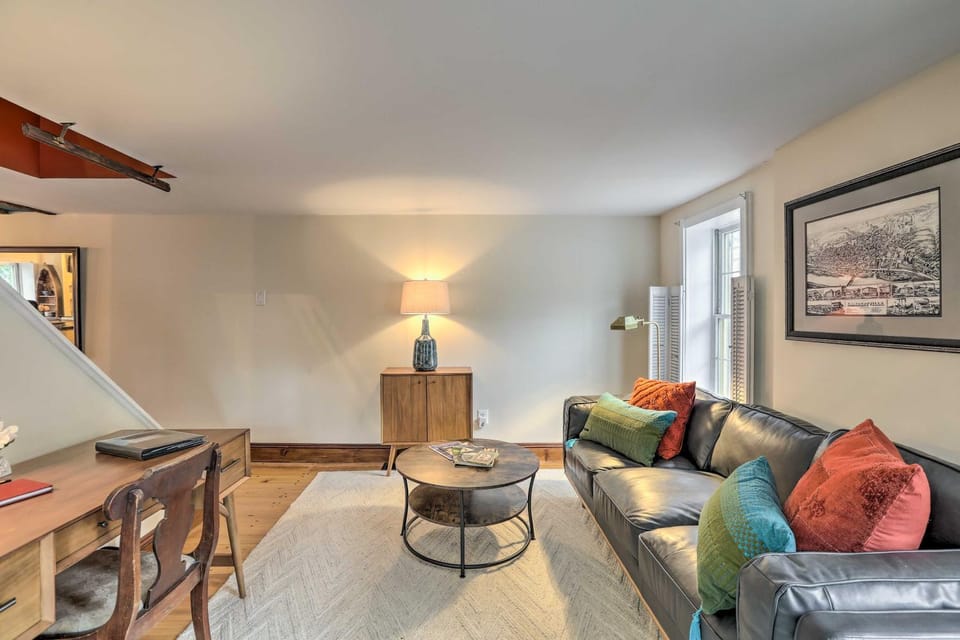 Historic Home in Lambertville: Walk to Bridge House in Lambertville