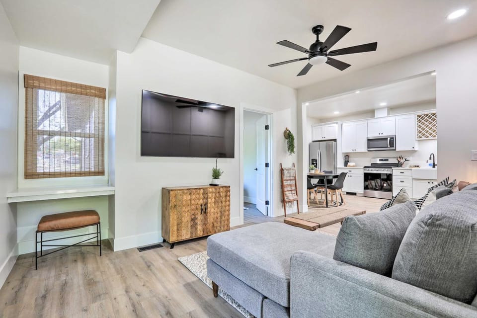 Boho-Chic Folsom Retreat Walkable Location! House in Folsom