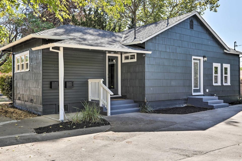 Boho-Chic Folsom Retreat Walkable Location! House in Folsom