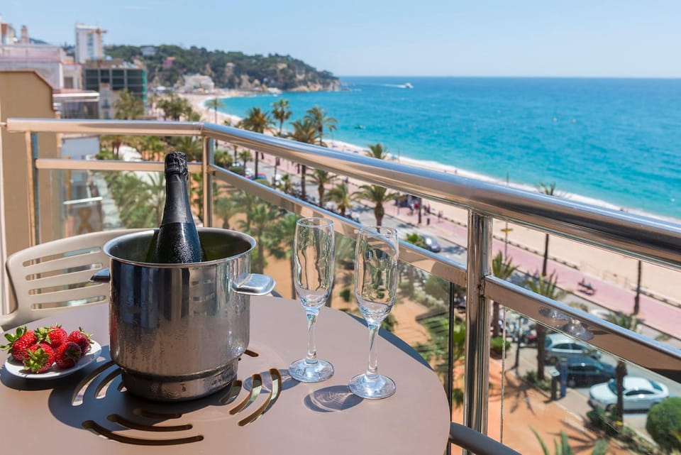 View (from property/room), Balcony/Terrace, Sea view