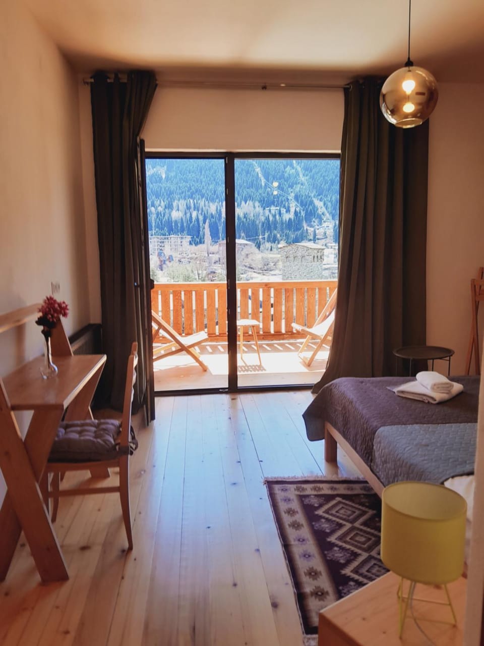 Bed, Bedroom, Mountain view