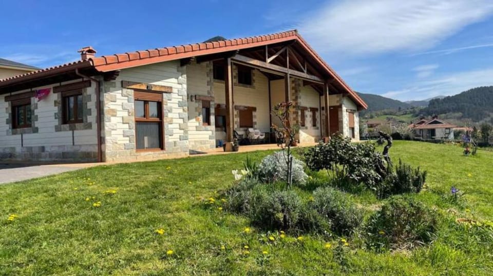 Ven y disfruta en el corazón de Bizkaia-Urdaibai LBI00509 House in Basque Country