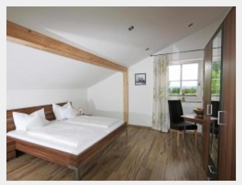 L'Ulivo Italienische Restaurant und Pension Capsule hotel in Bavaria