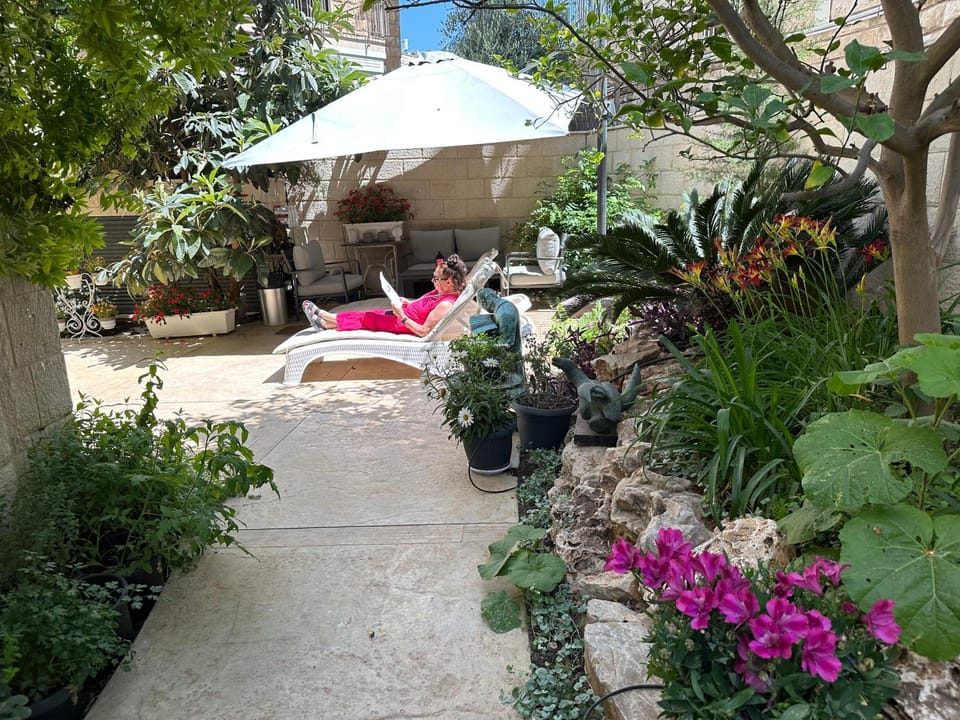 New luxurious apt, the BEST location in Jerusalem Villa in Jerusalem