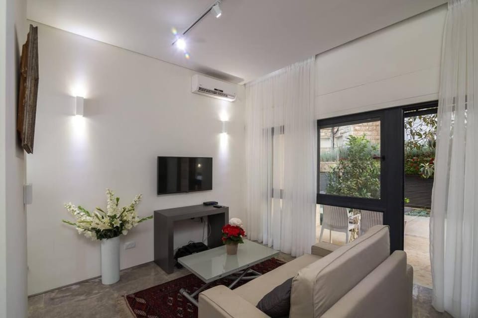 TV and multimedia, Seating area