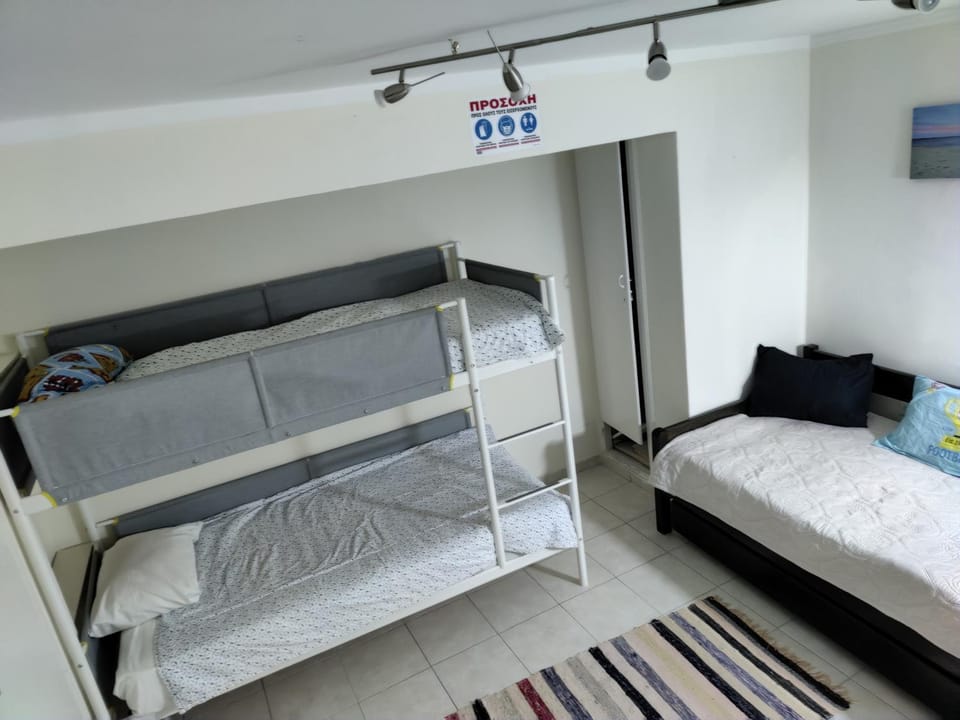Bed, bunk bed