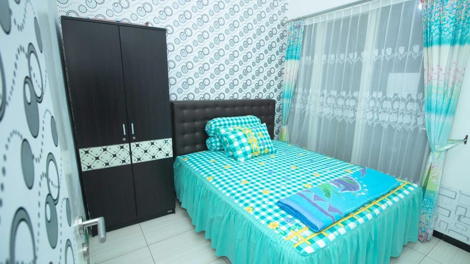 Bed, Photo of the whole room, Bedroom, wardrobe
