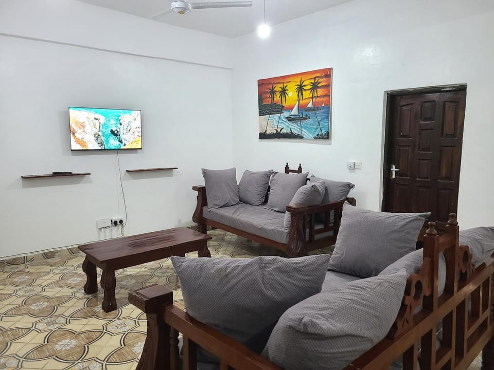 Communal lounge/ TV room, TV and multimedia, Seating area