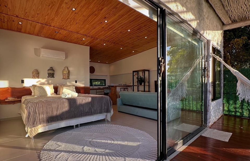 Bed, TV and multimedia, Photo of the whole room, Bedroom, air conditioner