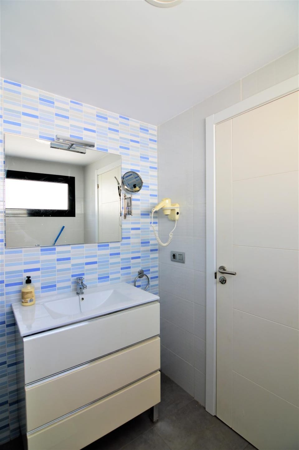 Shower, Bathroom, heating