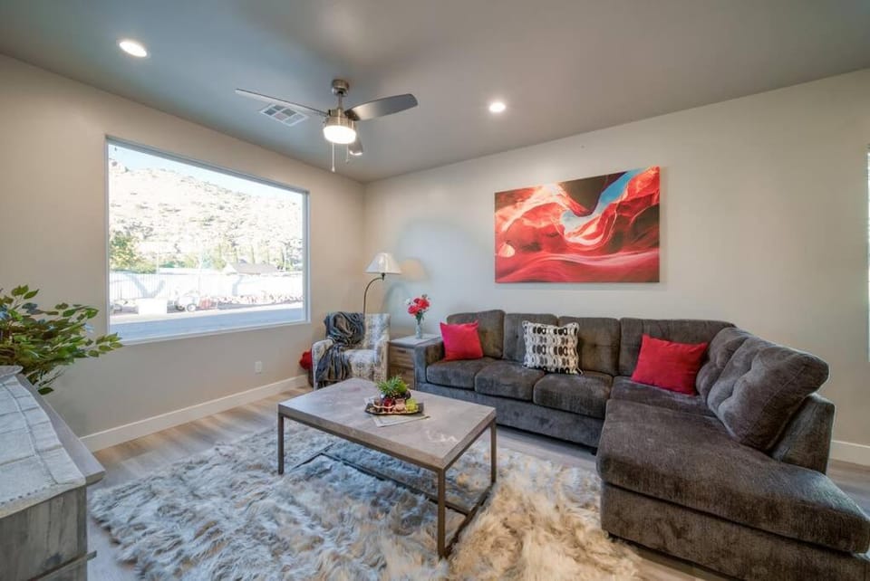 Living room, Seating area, fireplace