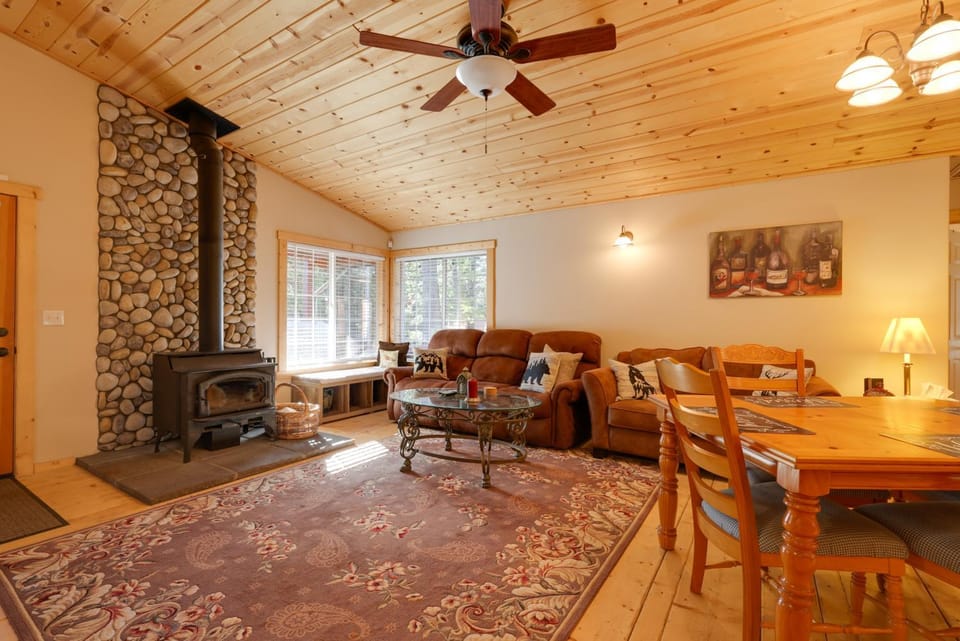 Near Hikes Arnold Cabin with EV Charger and Fire Pit Cabin in Arnold