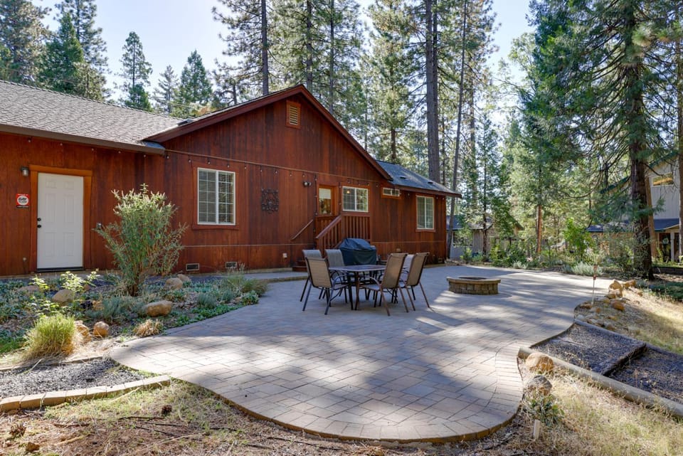 Near Hikes Arnold Cabin with EV Charger and Fire Pit Cabin in Arnold