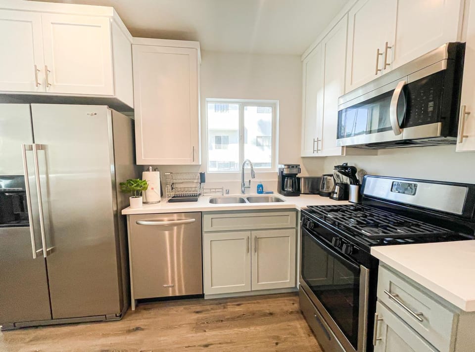 Coffee/tea facilities, Kitchen or kitchenette, dishwasher, oven, pet friendly, toaster