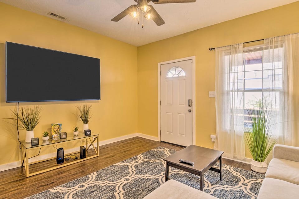 Chic Indianapolis Home w/ Yard Near Downtown! House in Indianapolis