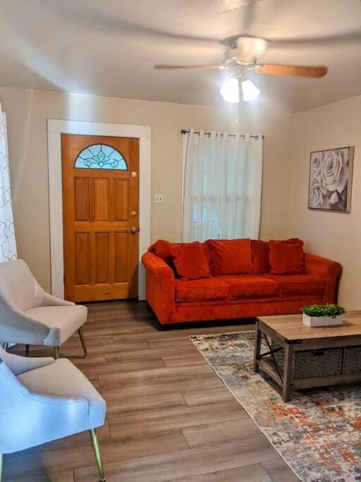 Living room, Seating area, fireplace