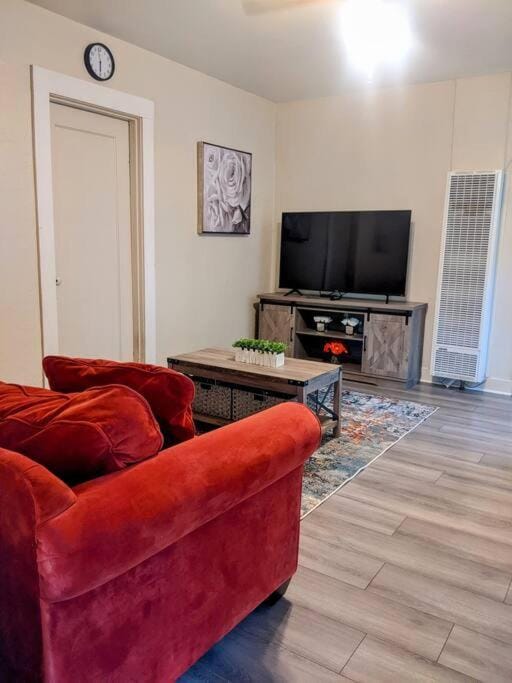Communal lounge/ TV room, TV and multimedia, Living room, Seating area