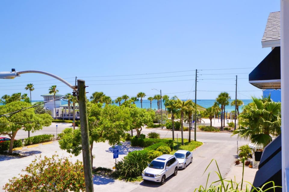 Neighbourhood, Sea view