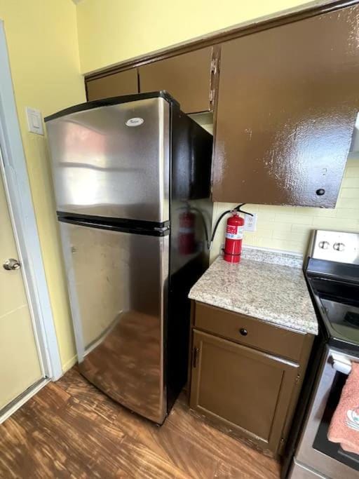 New! Fun just 20 min from Dallas 3-BRM Home House in Richardson