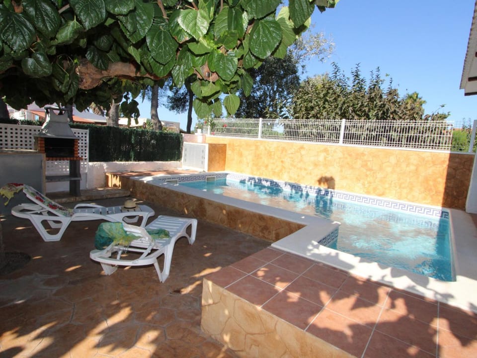 Vacaciones frente al mar: casa con WiFi, aire opcional, mascotas bienvenidas y playa para perros - ES-184-24 Villa in Montsià