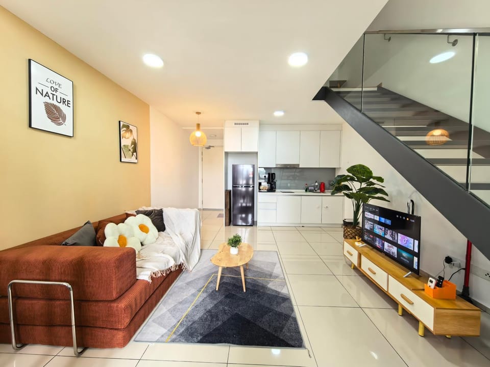 TV and multimedia, Kitchen or kitchenette, Living room, Seating area