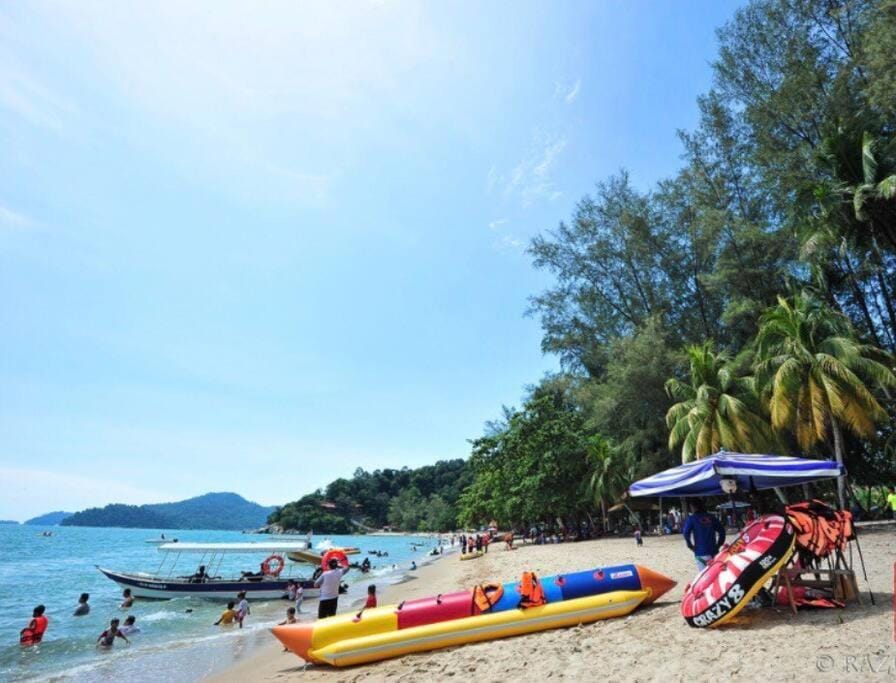 Natural Paradise 3Mins to Beach at Teluk Batik Lumut Apartment in Perak