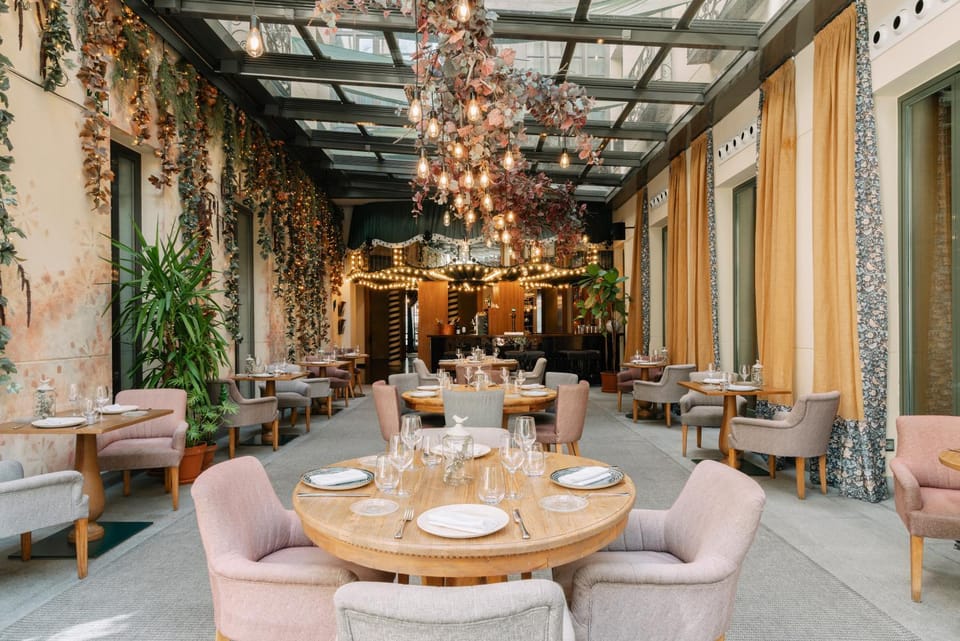 Restaurant/places to eat, Banquet/Function facilities