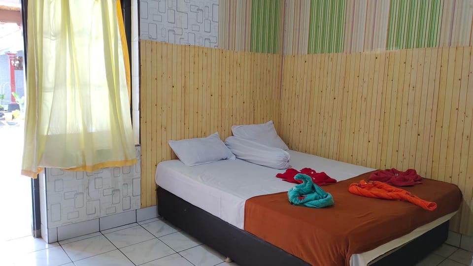 Bedroom, towels