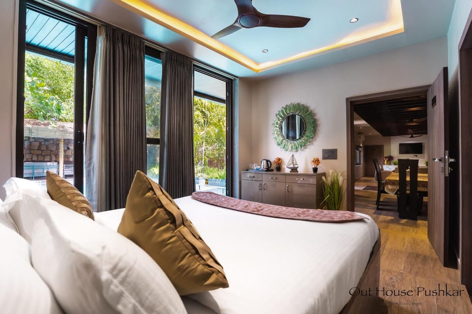 Bed, Photo of the whole room
