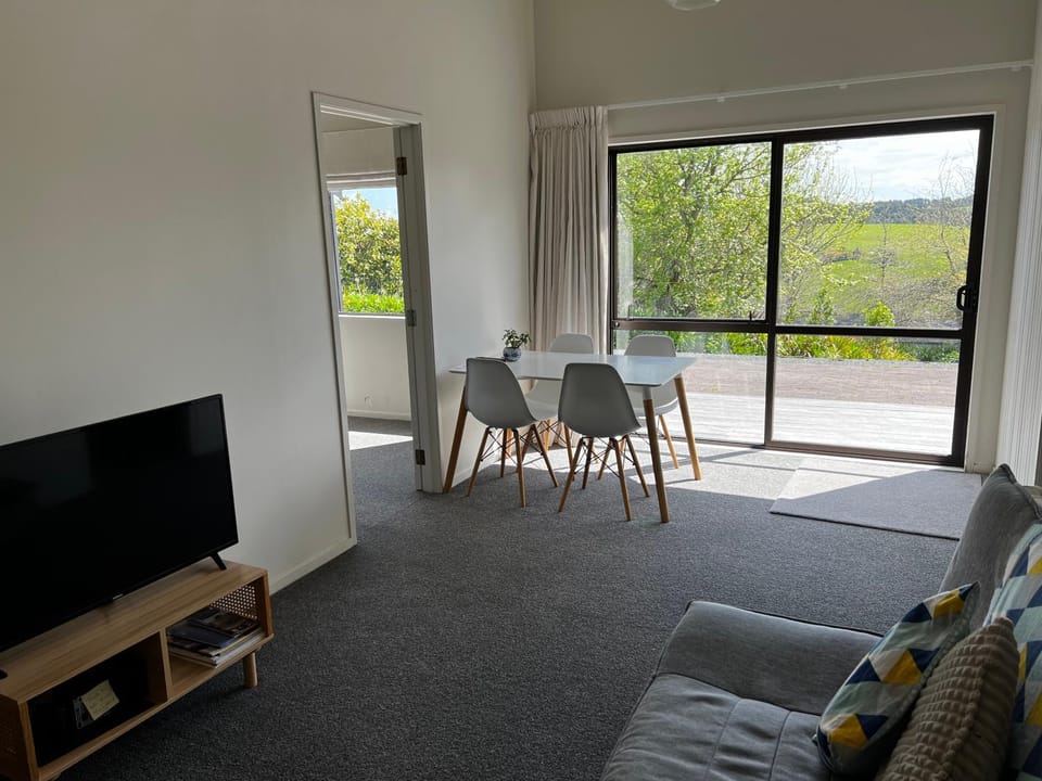 TV and multimedia, Living room, Dining area