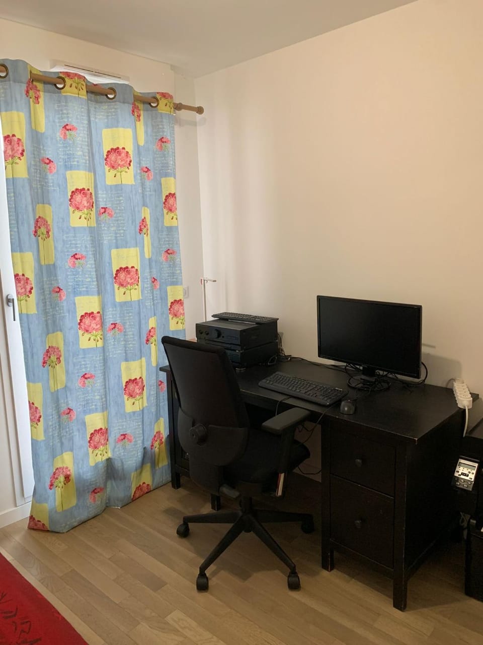 Chambre privée Vacation rental in Courbevoie
