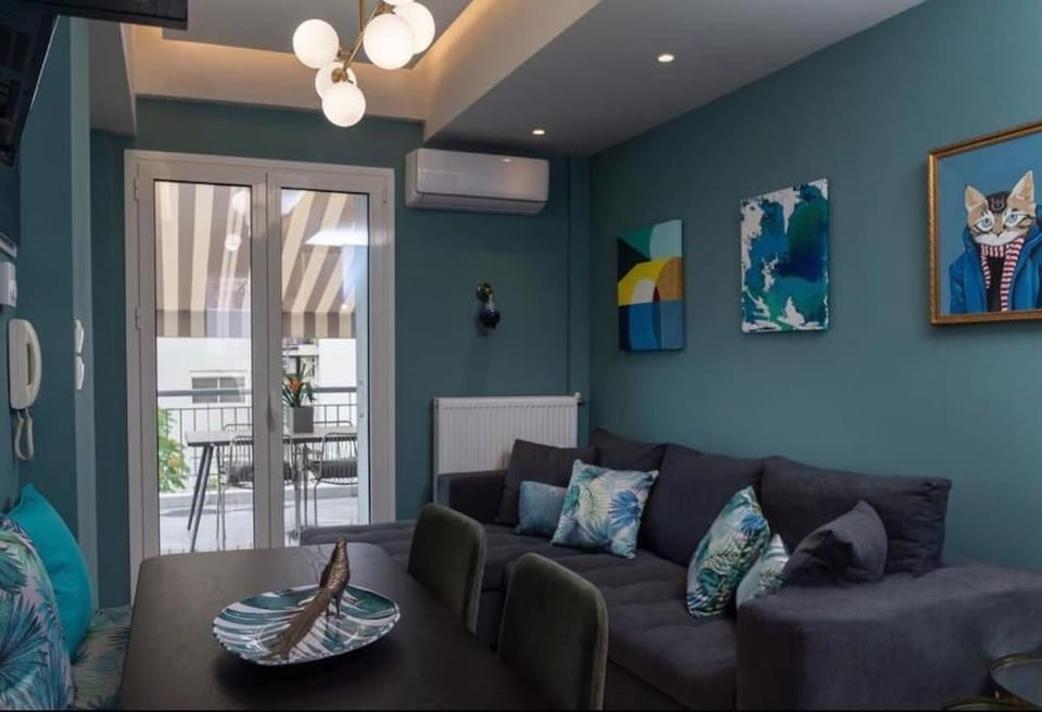 Living room, Seating area, air conditioner