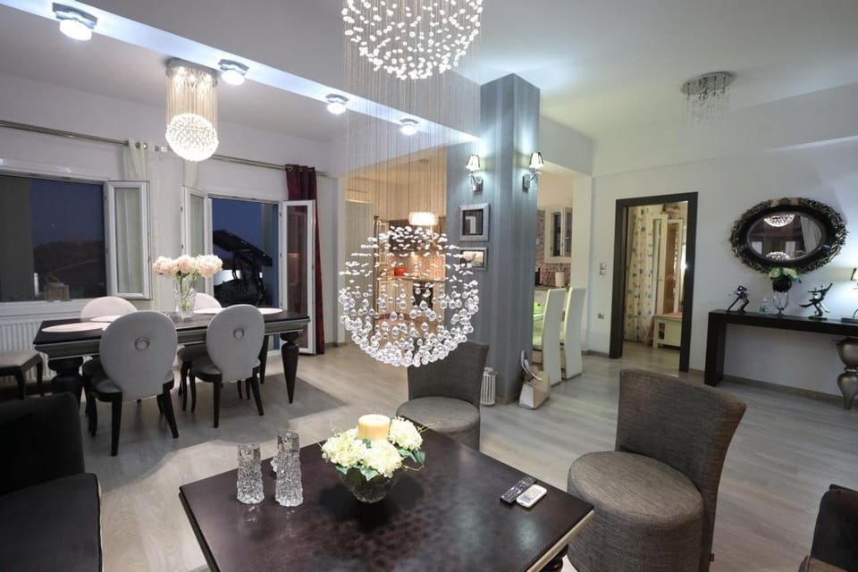 Living room, Seating area, Dining area