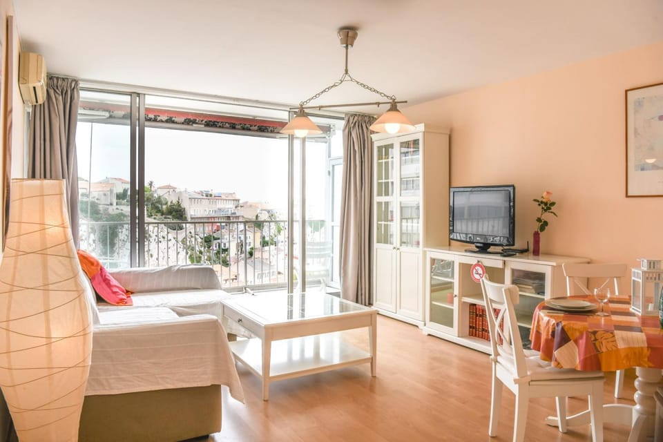Bail mobilité - Balcon et vue splendide sur la mer Apartment in Marseille