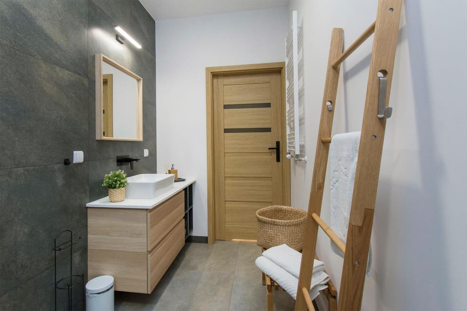 Shower, Toilet, Bathroom, Decorative detail, hair dryier, heating