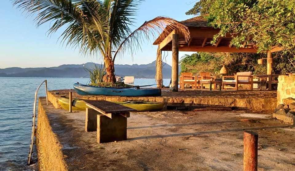 Seating area, Dining area, Sea view