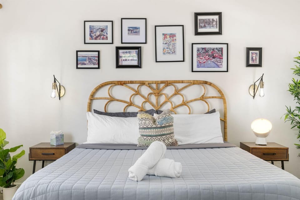 Bed, Bedroom