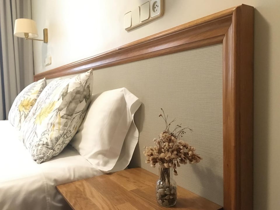 Bed, Decorative detail, Decorative detail, Bedroom