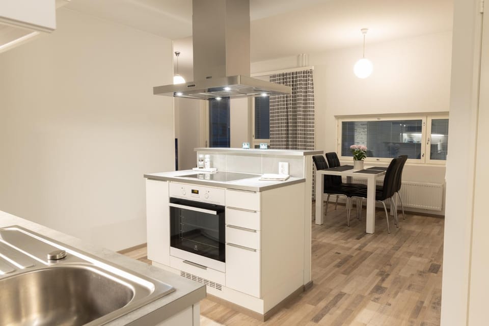 Kitchen or kitchenette, Dining area, pet friendly, stove