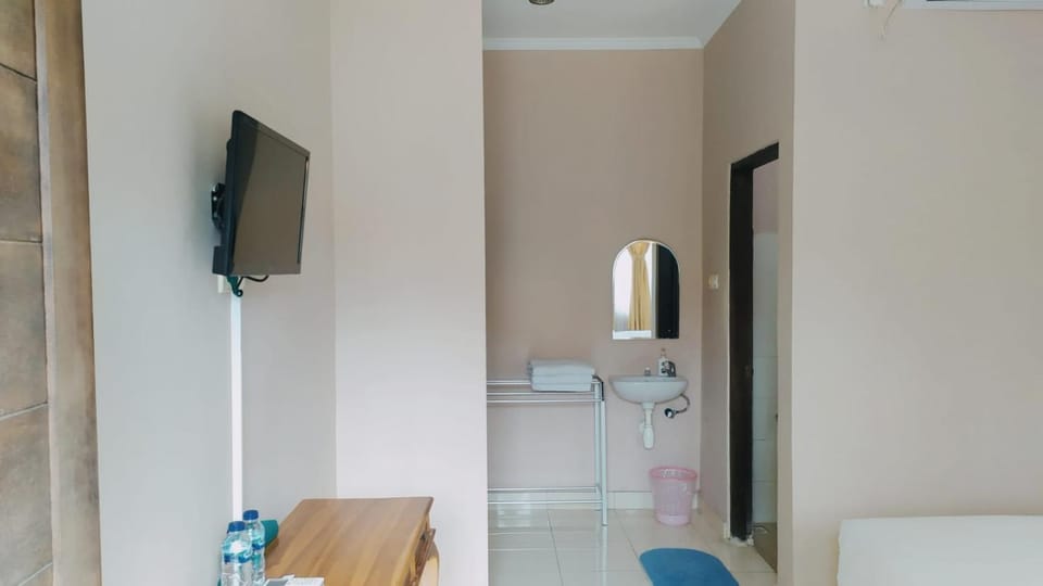 TV and multimedia, hair dresser