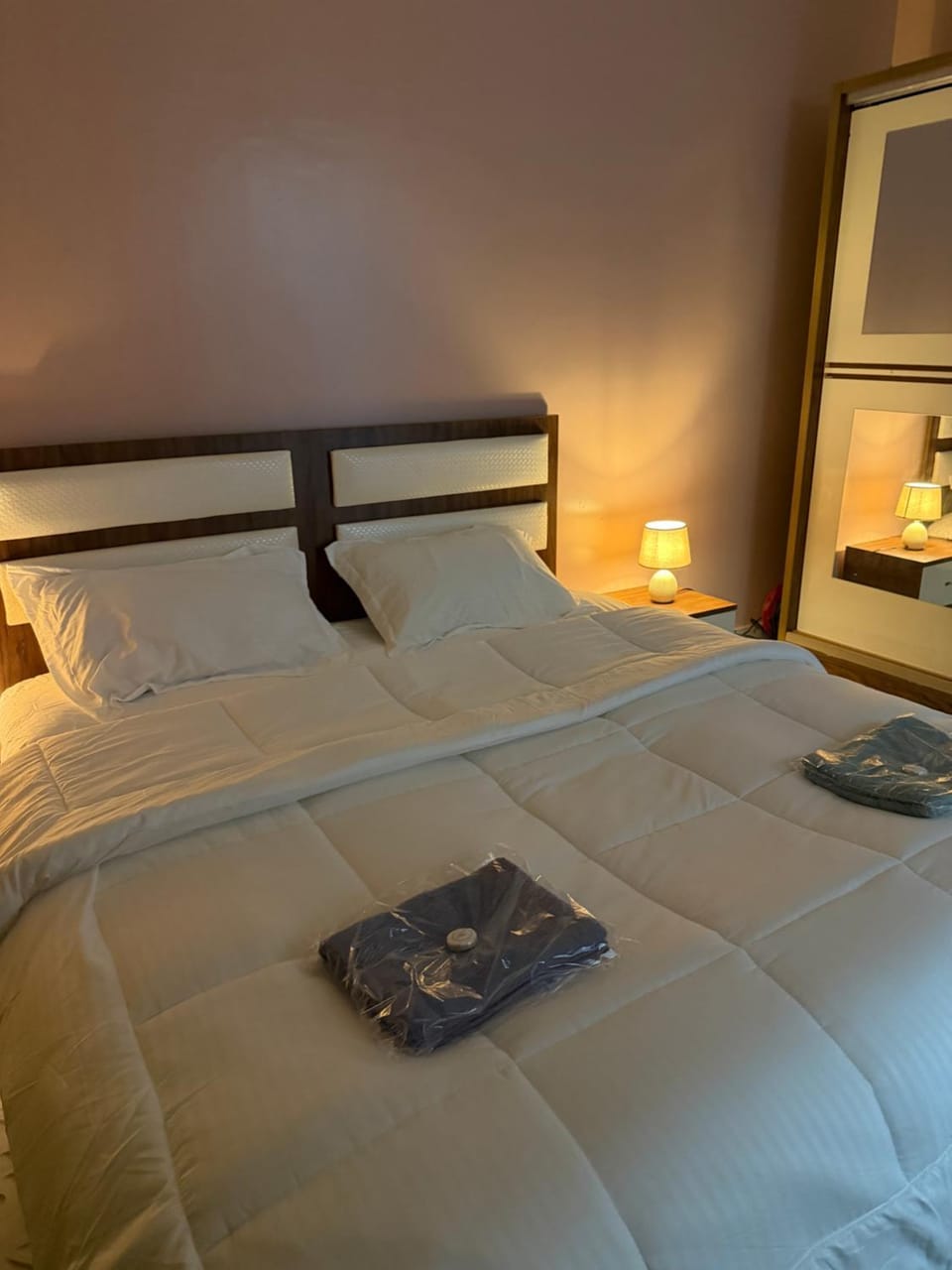 Bed, Photo of the whole room, Bedroom, towels