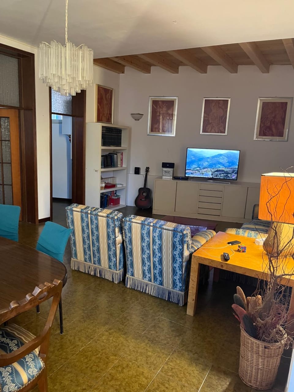 Communal lounge/ TV room