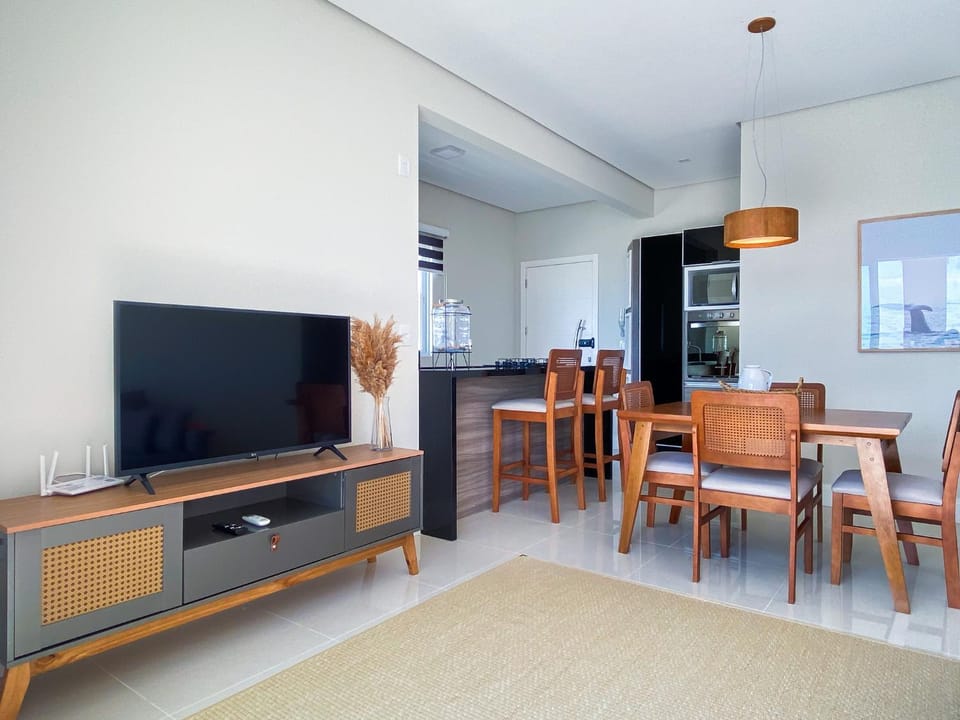 Communal lounge/ TV room, TV and multimedia, Living room, Seating area, Dining area