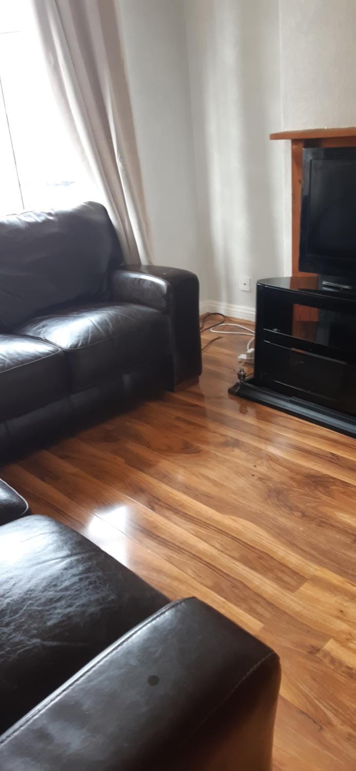 Our Guests Are Royal (EL) Wellingborough Apartment in Wellingborough