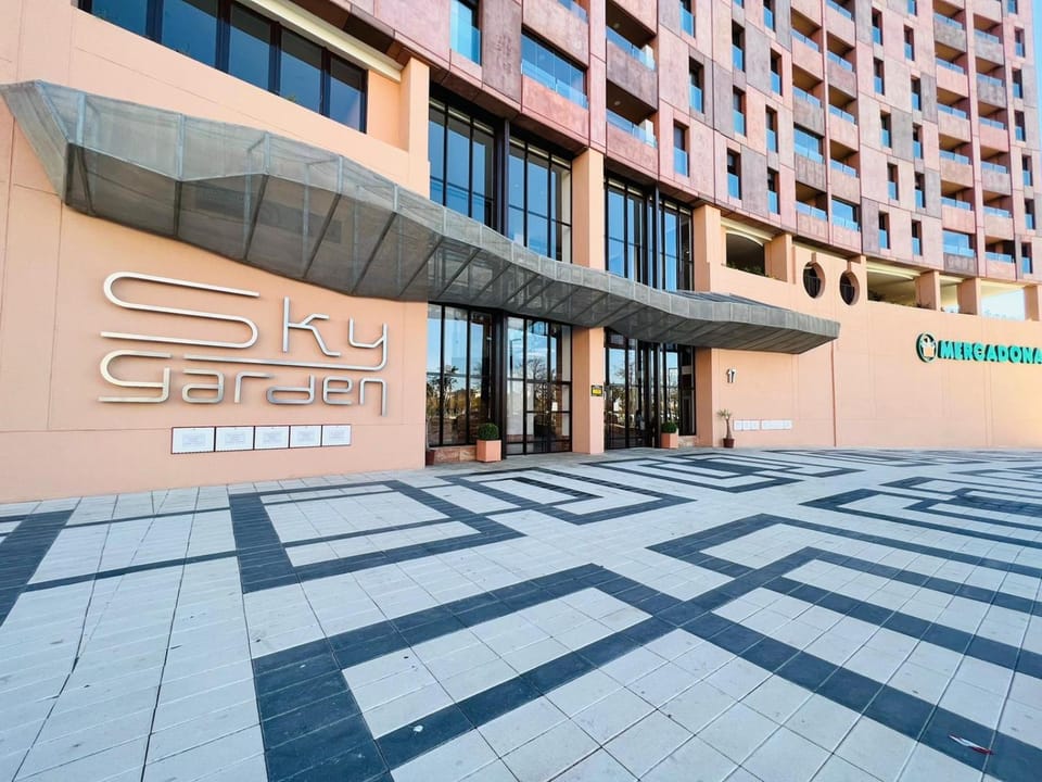 Property building, Facade/entrance