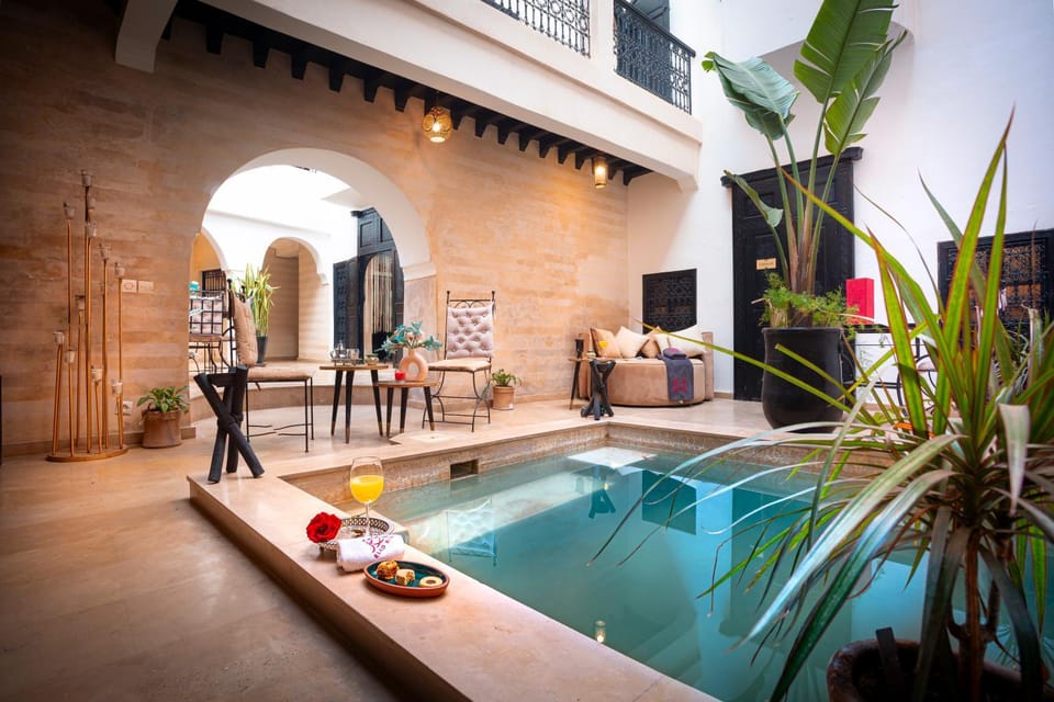 Property building, Restaurant/places to eat, Swimming pool, Breakfast