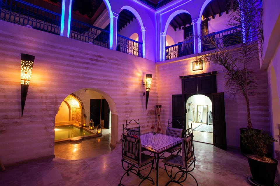 Property building, Restaurant/places to eat