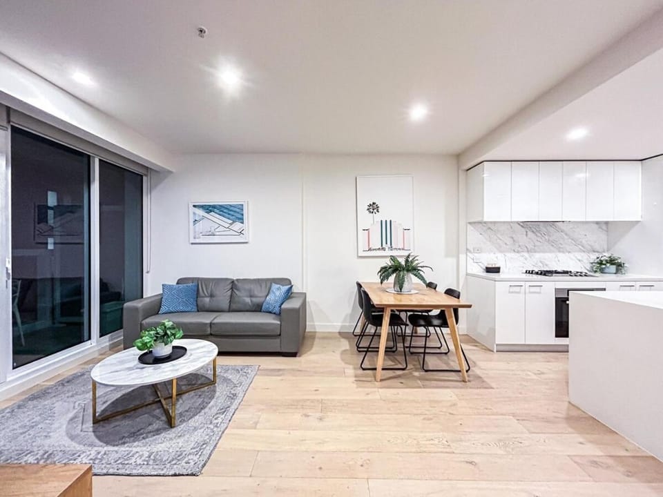 Close to Mel Uni 2BR2BA parking Balconywifi Apartment in Melbourne
